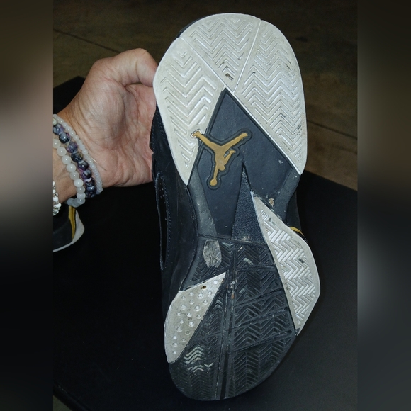 Air Jordan True Flight Black Metallic Gold Speckled Mens Size 7.5 - Picture 9 of 9